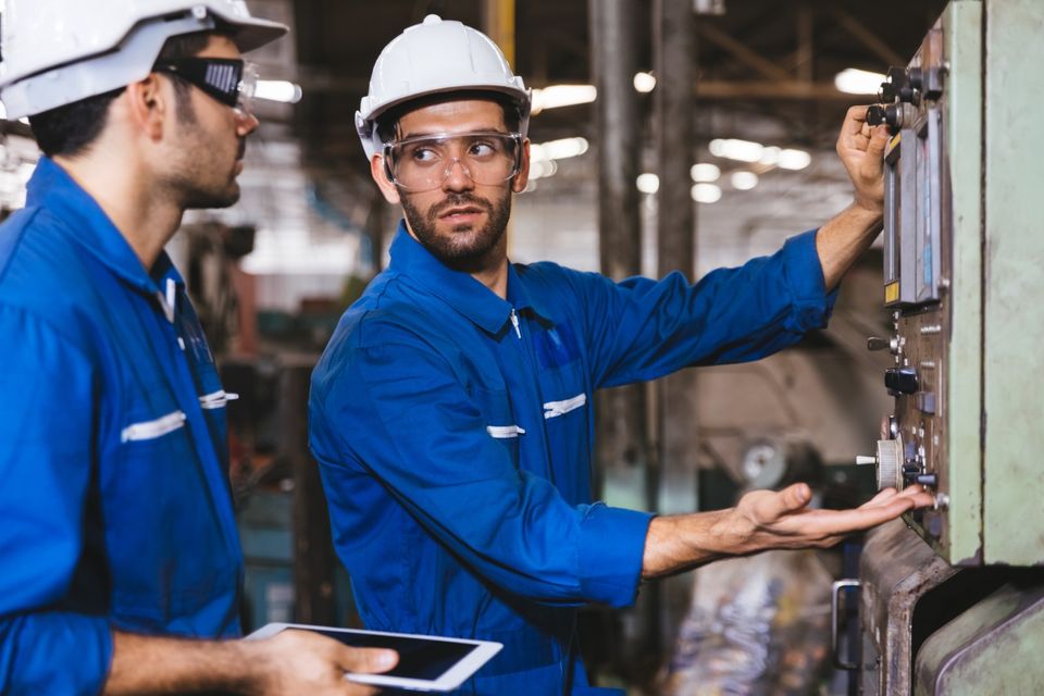 Pr&aacute;ce v ter&eacute;nu